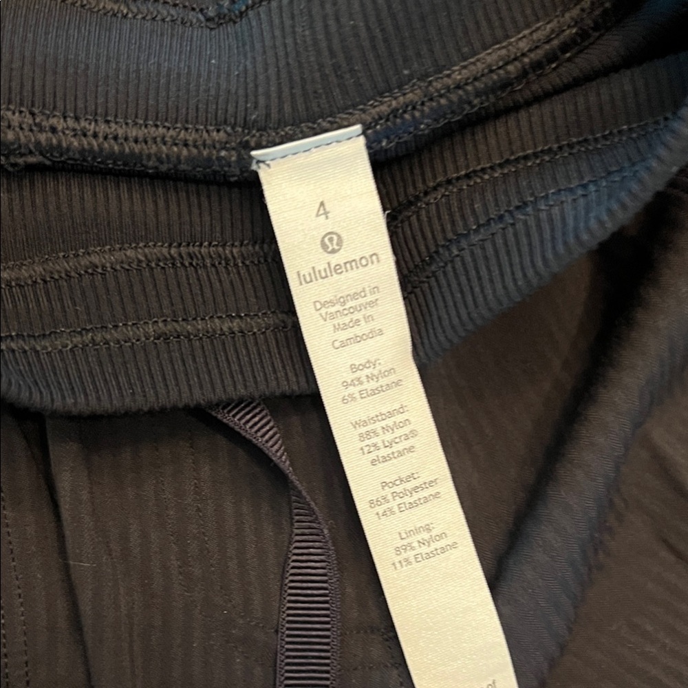 Women’s Lululemon street to studio pants black size 4 - Picture 4 of 8